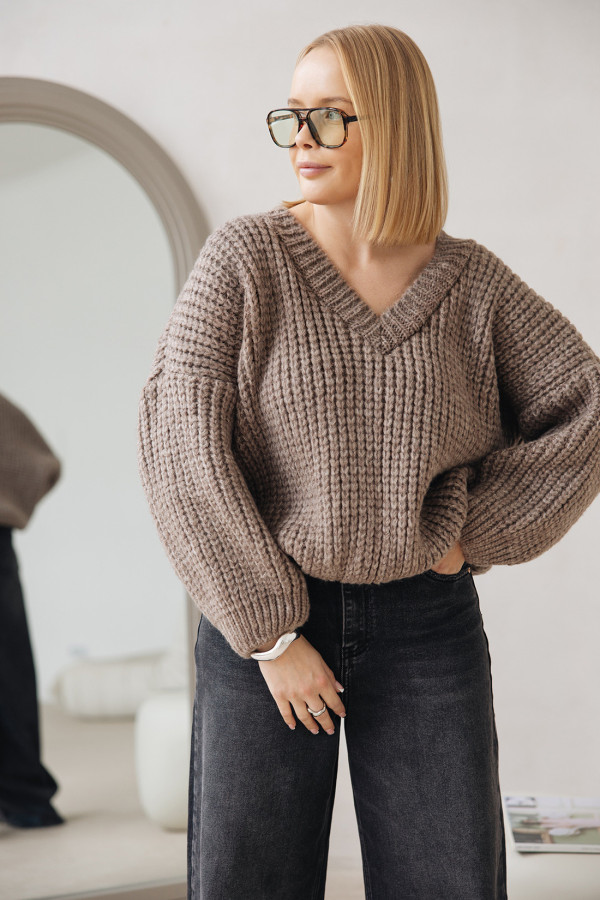 Sweter z dekoltem w serek Isabella Kakao 3